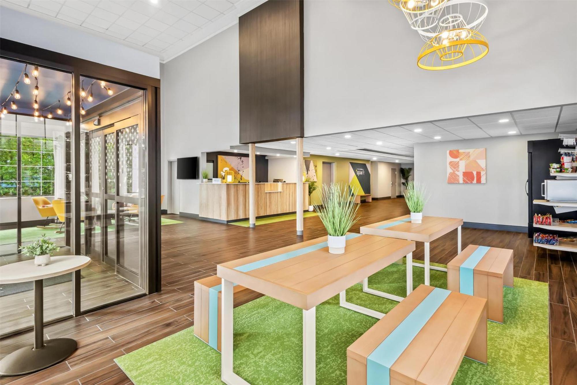 Spark By Hilton Hotel
