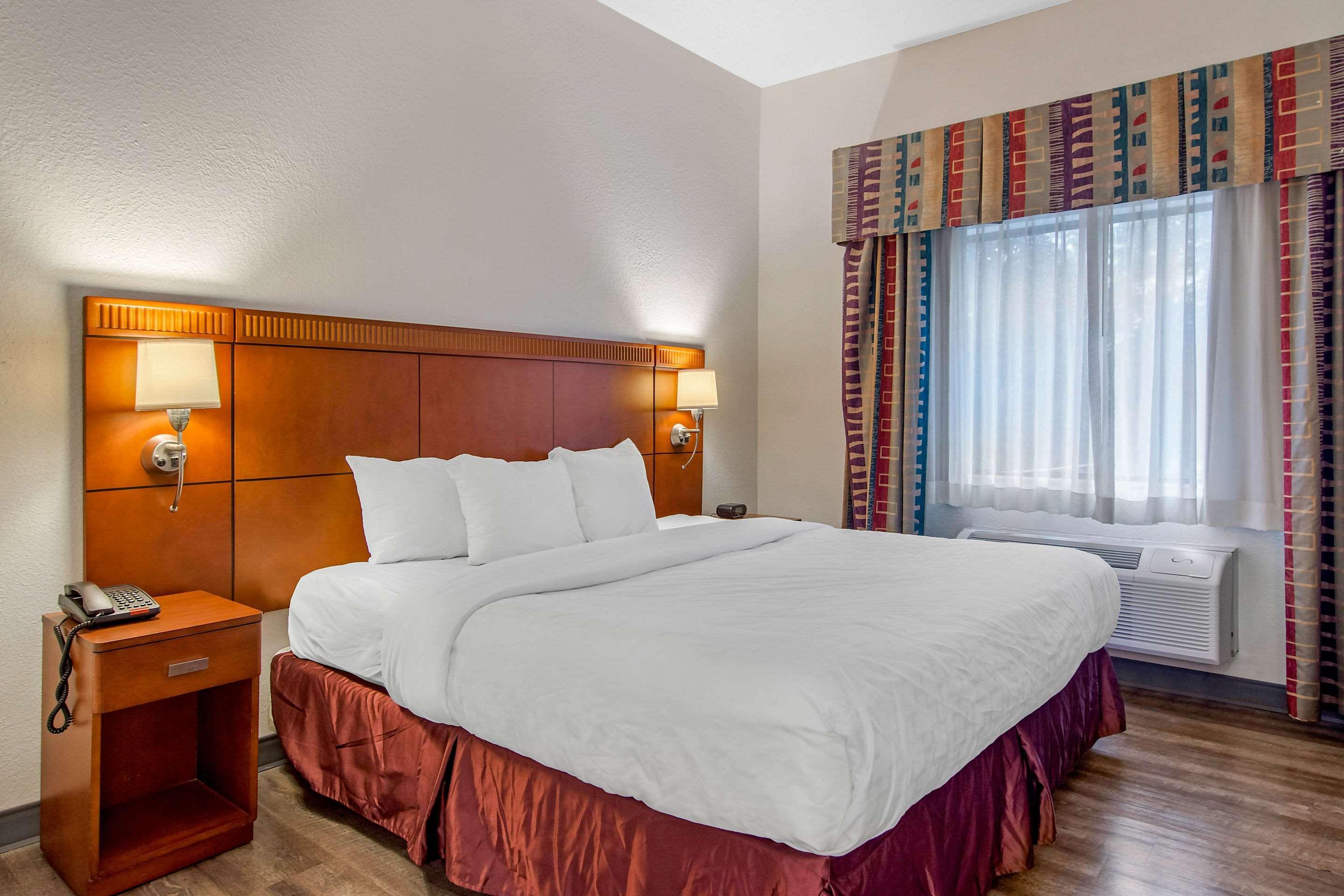 Spark By Hilton Hotel 3*
